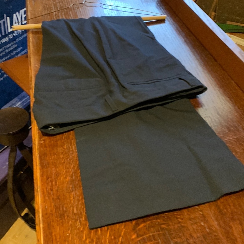 Gap Modern Boot cut, navy blue pants